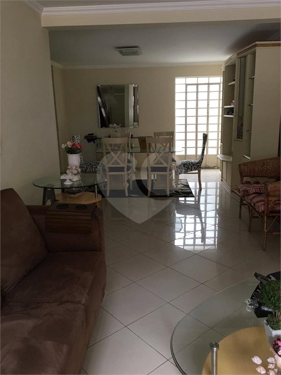 Sobrado à venda com 3 quartos, sendo 1 suíte, em Aclimação, São Paulo, SP