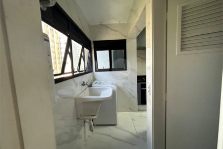 Apartamento para alugar com 3 quartos, sendo 1 suíte,  em Pinheiros, São Paulo, SP