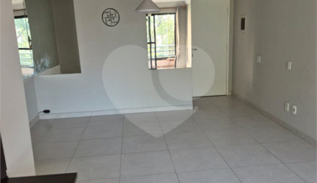 Apartamento à venda com 3 quartos, sendo 1 suíte,  em Cidade São Francisco, São Paulo, SP