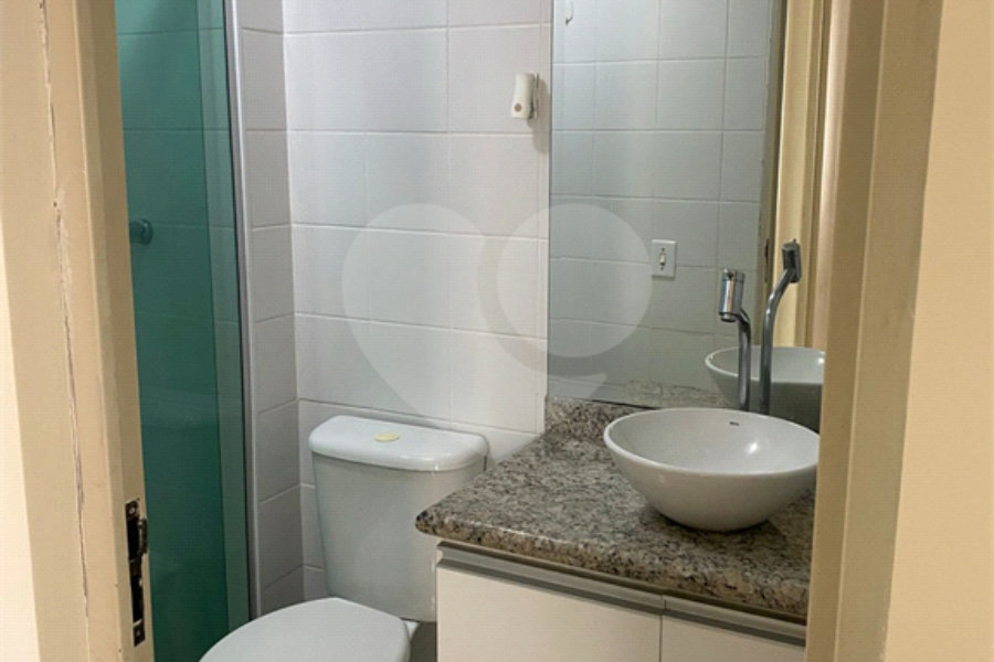 Apartamento à venda com 2 quartos, sendo 1 suíte, em Parque Maria Domitila, São Paulo, SP