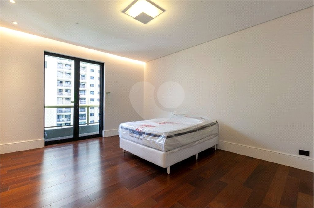 Apartamento à venda com 3 suítes em Cerqueira César, São Paulo, SP