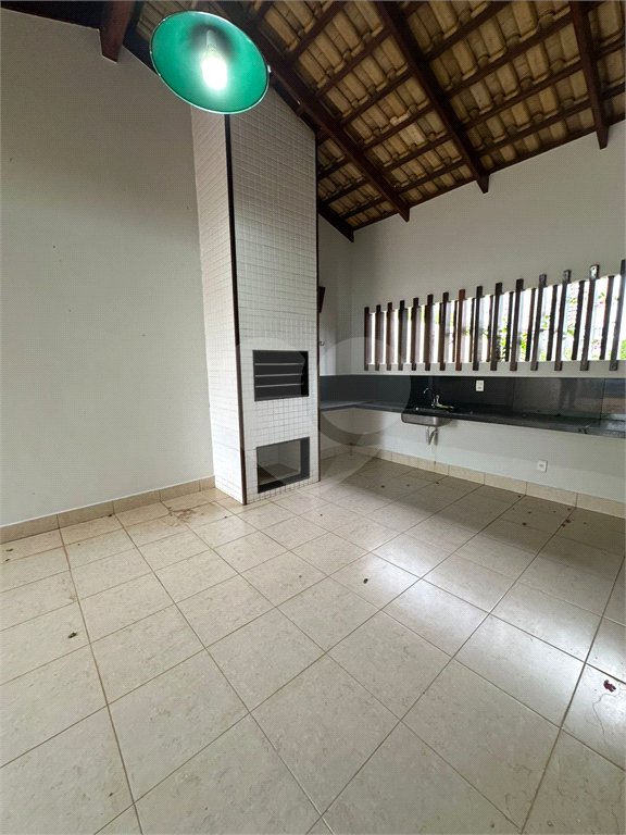 Casa à venda com 3 quartos, sendo 1 suíte, em Jardim Santa Marta, Cuiabá, MT