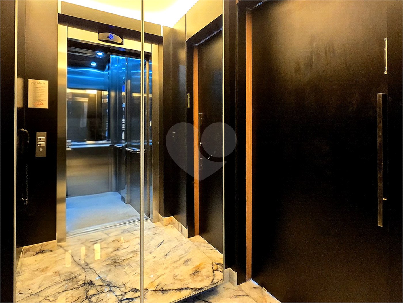 Apartamento à venda com 5 quartos, sendo 4 suítes, em Santa Cecília, São Paulo, SP