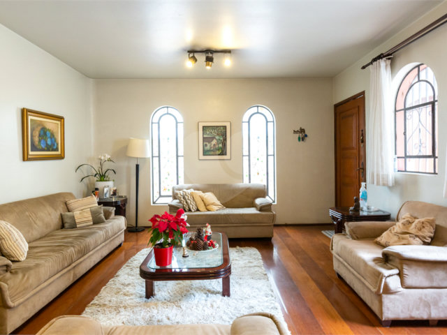 Casa à venda com 4 quartos, sendo 2 suítes,  em Campo Belo, São Paulo, SP