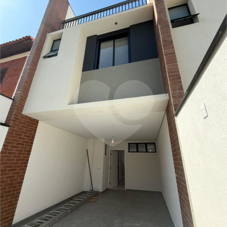 Sobrado à venda com 3 quartos, sendo 1 suíte,  em Sítio da Figueira, São Paulo, SP