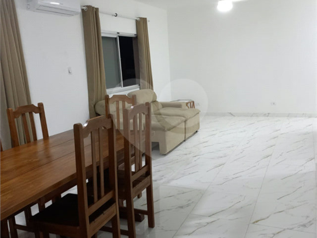 Apartamento à venda com 3 quartos, sendo 1 suíte,  em Tortuga, Guarujá, SP