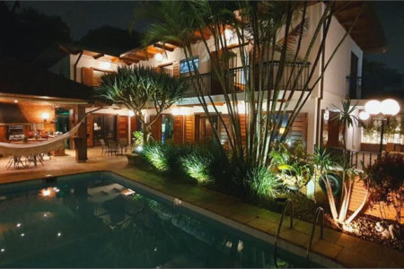 Casa à venda com 5 suítes em Jardim Leonor, São Paulo, SP