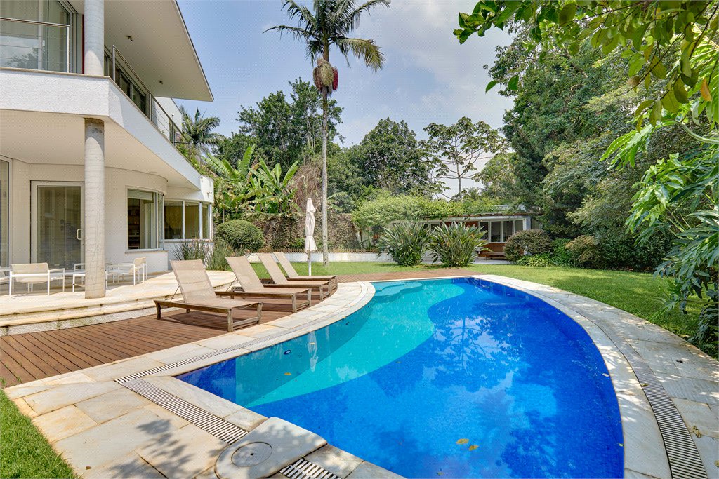 Casa à venda com 5 suítes em Alto da Boa Vista, São Paulo, SP
