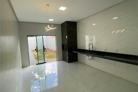Casa à venda com 3 quartos, sendo 1 suíte,  em Jardim Iracema, Balsas, MA