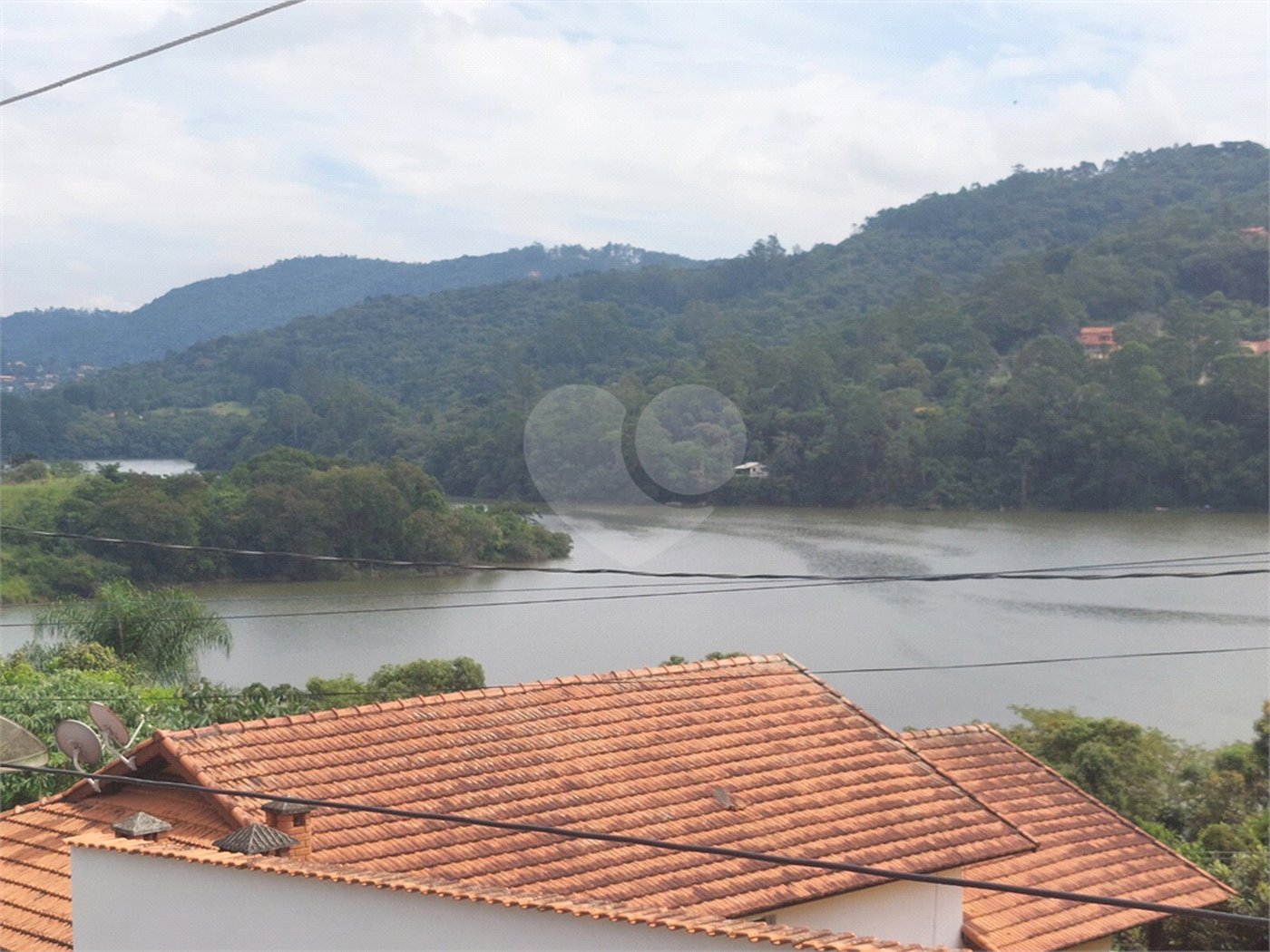Casa à venda ou para alugar com 4 quartos, sendo 2 suítes,  em Rancho Grande, Mairiporã, SP