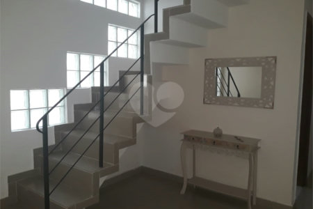 Casa à venda com 4 quartos em Jardim Marisa, São Paulo, SP