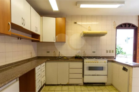 Casa à venda com 4 quartos, sendo 1 suíte, em Vila Tiradentes, São Paulo, SP
