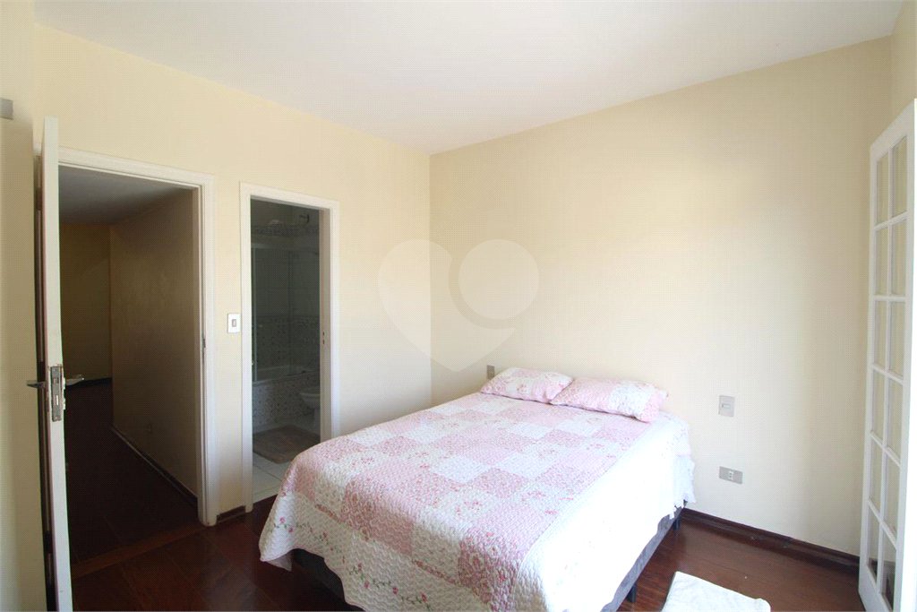 Sobrado à venda com 3 quartos, sendo 1 suíte,  em Jardim Prudência, São Paulo, SP