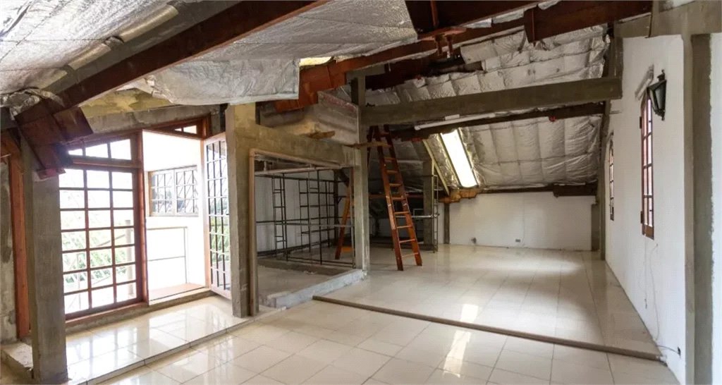 Casa à venda com 4 quartos, sendo 1 suíte,  em Vila Tiradentes, São Paulo, SP