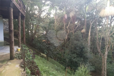 Chácara à venda com 7 quartos, sendo 3 suítes, em Saboó, São Roque, SP