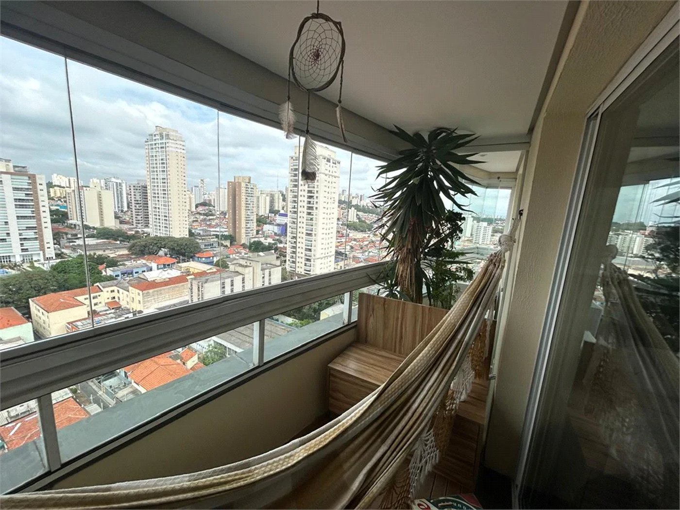 Apartamento à venda com 2 quartos, sendo 1 suíte,  em Vila Romana, São Paulo, SP