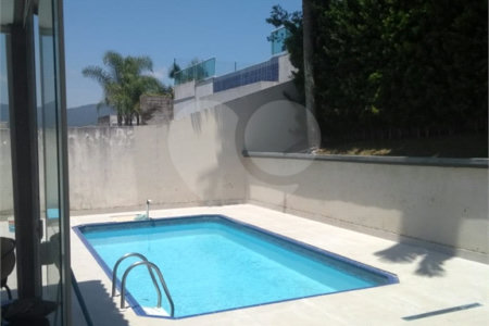Casa à venda com 3 quartos, sendo 2 suítes,  no condomínio Vale do Sol, Bom Jesus dos Perdões - SP