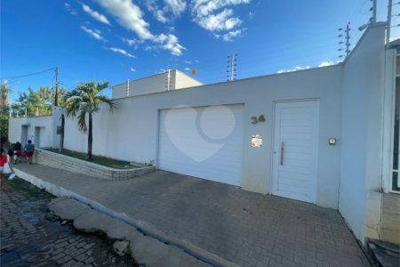 Casa à venda com 3 suítes no Centro, Balsas, MA
