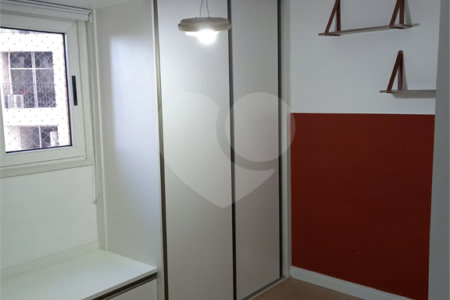 Apartamento à venda com 3 quartos, sendo 1 suíte,  em Vila Olímpia, São Paulo, SP