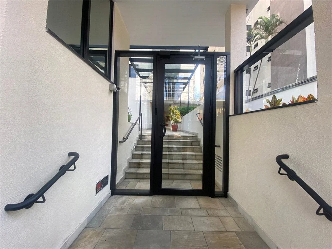 Apartamento à venda com 4 quartos, sendo 2 suítes,  em Vila Hamburguesa, São Paulo, SP