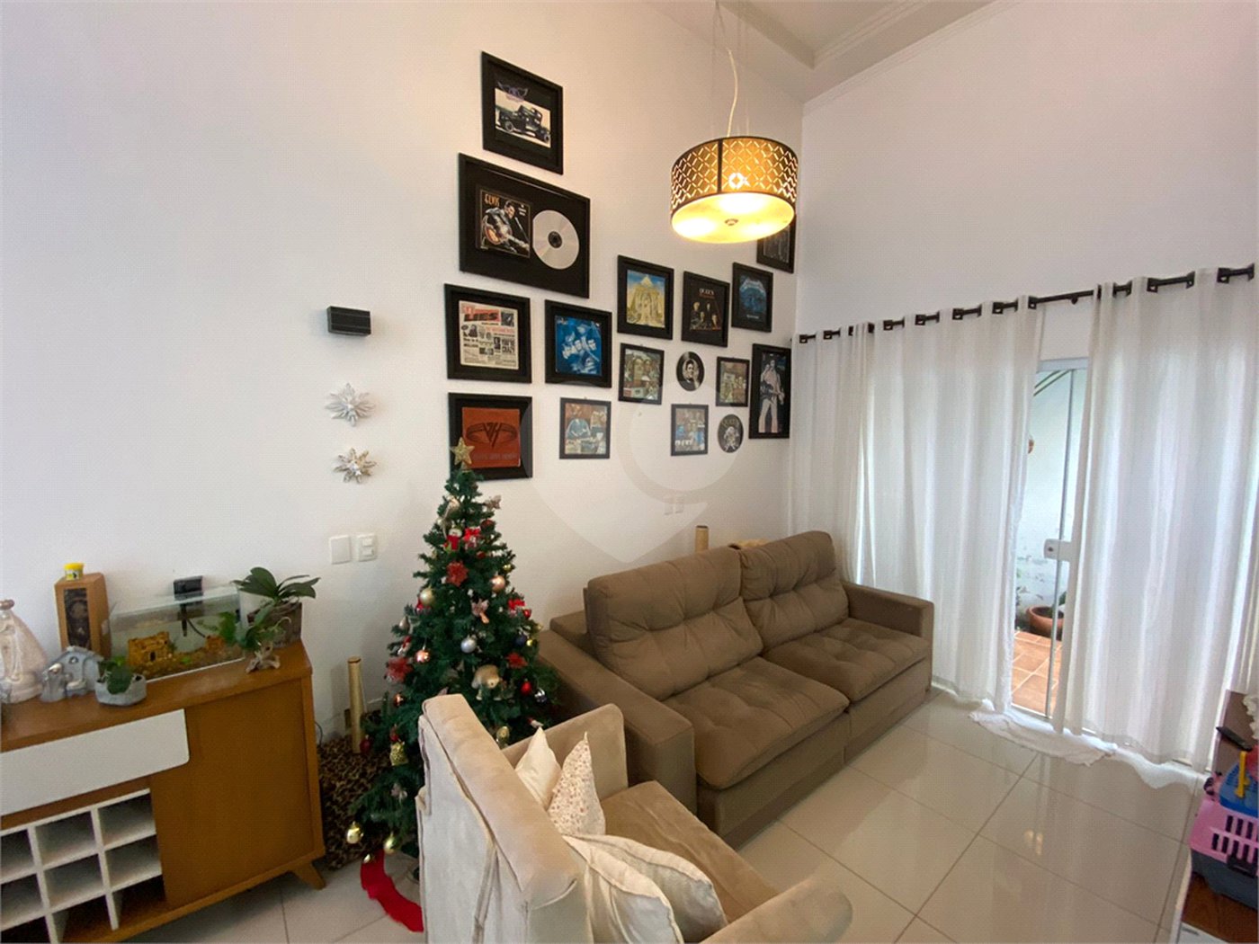 Casa térrea no Samambaia.