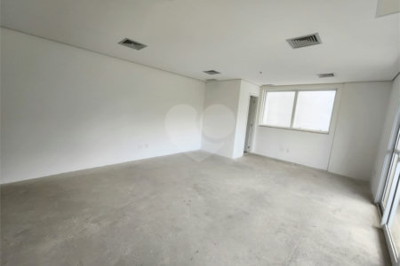Sala comercial em frente ao Allianz Parque