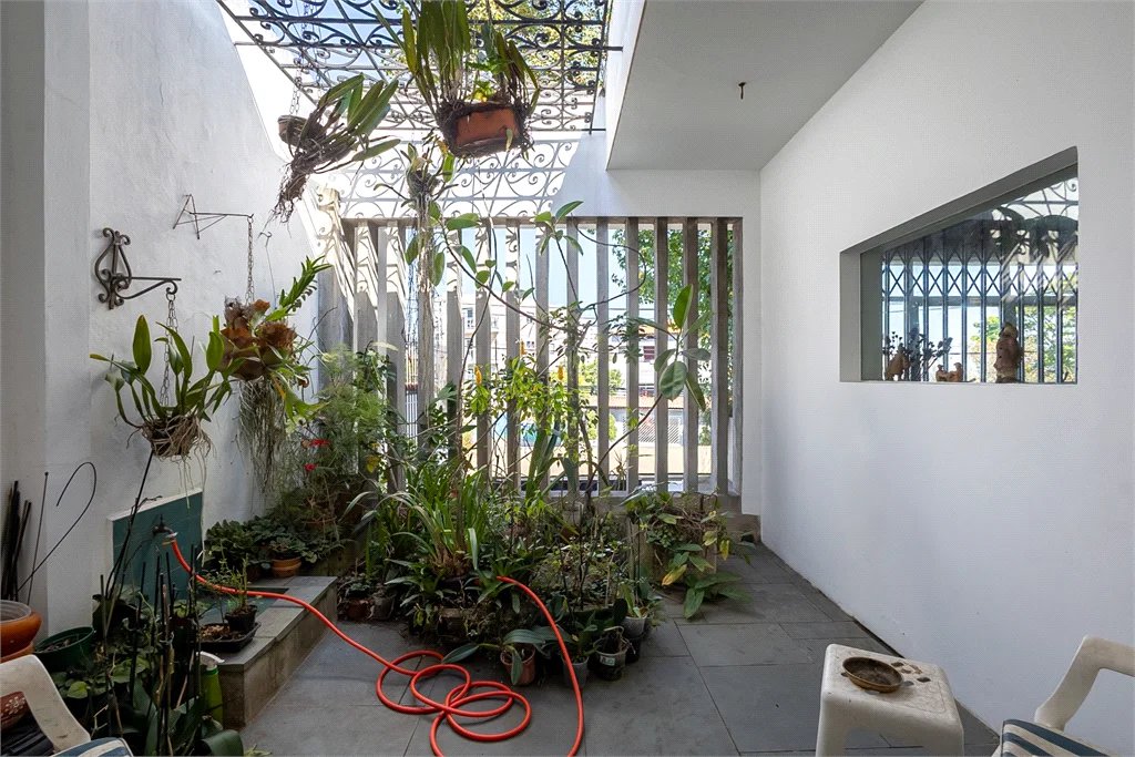 Casa à venda com 4 suítes em Jardim Londrina, São Paulo, SP