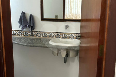 Casa à venda com 5 quartos, sendo 3 suítes, no condomínio Estância Marambaia, Vinhedo - SP