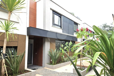 Casa à venda com 4 suítes no condomínio Venezia, São Paulo - SP