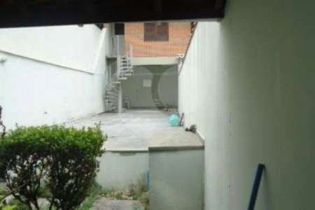 Sobrado à venda com 3 suítes em Vila Gomes, São Paulo, SP