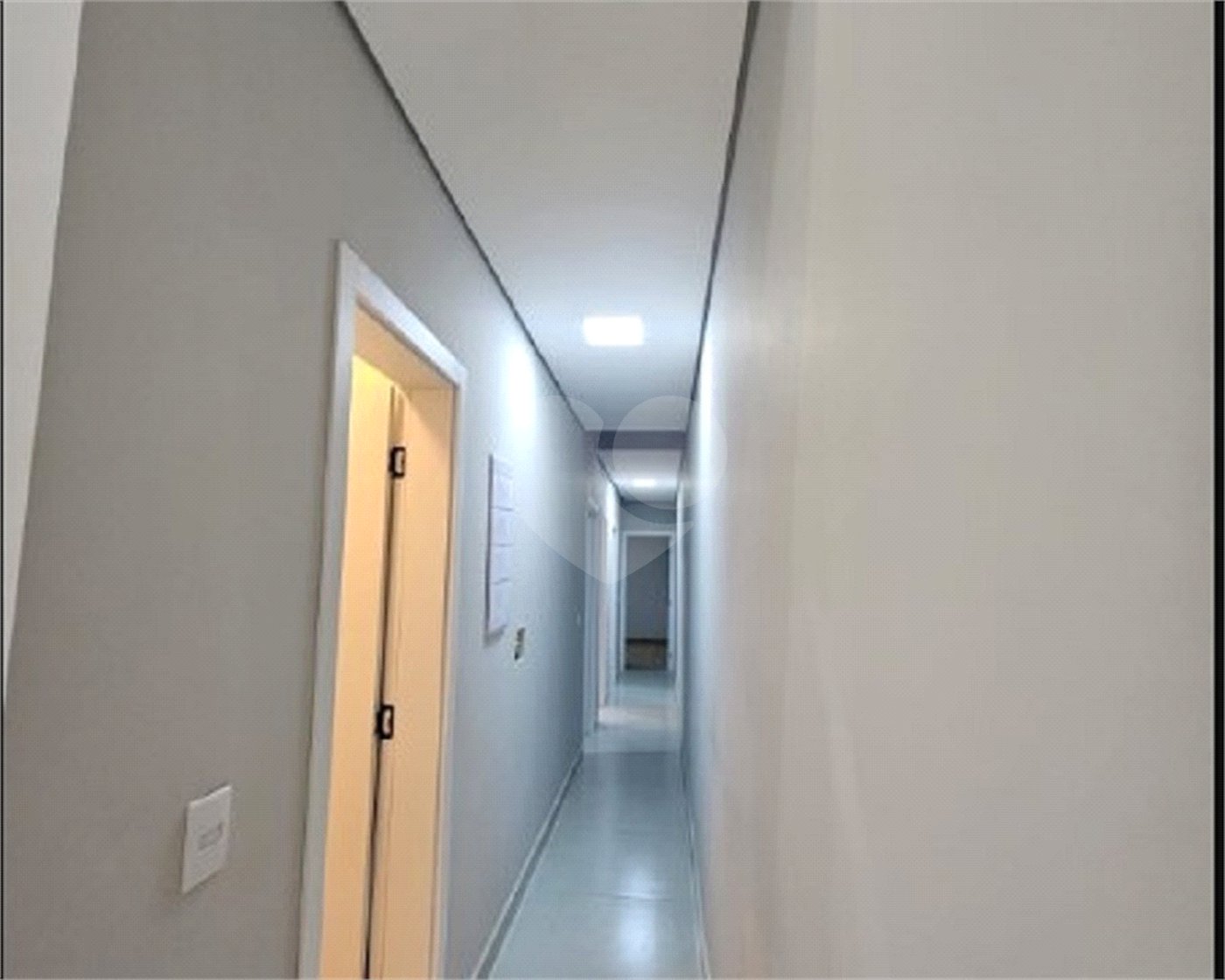 Casa à venda com 3 quartos, sendo 1 suíte,  no condomínio Helena Maria, Sorocaba - SP