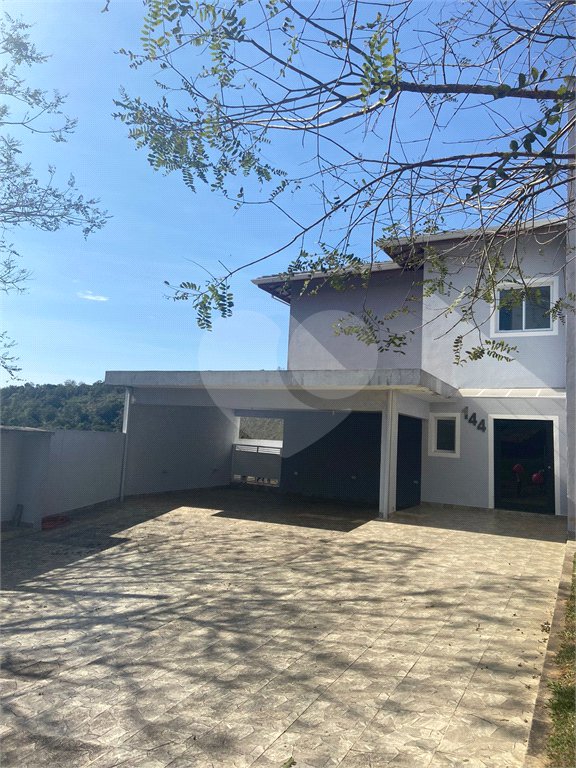 Casa à venda com 3 suítes no condomínio Altos de São Roque, São Roque - SP