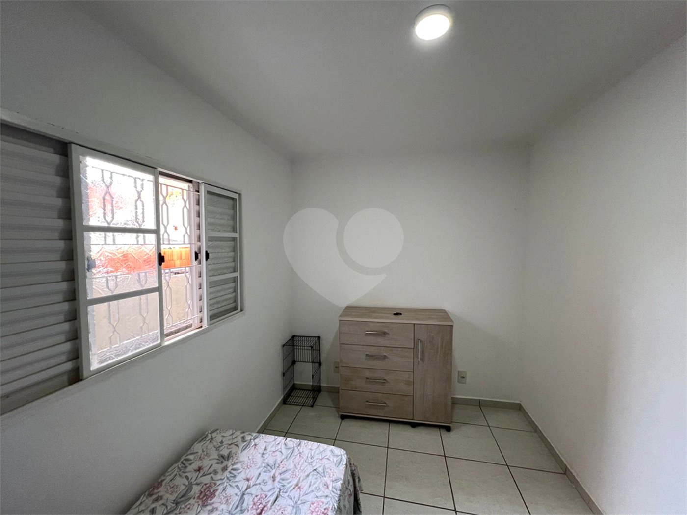 Sobrado à venda com 3 quartos, sendo 1 suíte, em Lopes de Oliveira, Sorocaba, SP