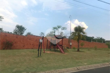 Casa à venda com 3 quartos, sendo 1 suíte, no condomínio Village Moutonnée, Salto - SP