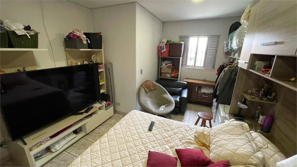 Sobrado à venda com 3 quartos em Jardim Laila, Embu das Artes, SP