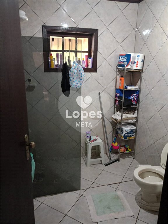 Chácara à venda com 5 quartos, sendo 3 suítes, em Loteamento Residencial Vista Linda, São José dos Campos, SP