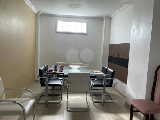 Sobrado à venda com 4 quartos, sendo 2 suítes,  em Jardim Marajoara, São Paulo, SP