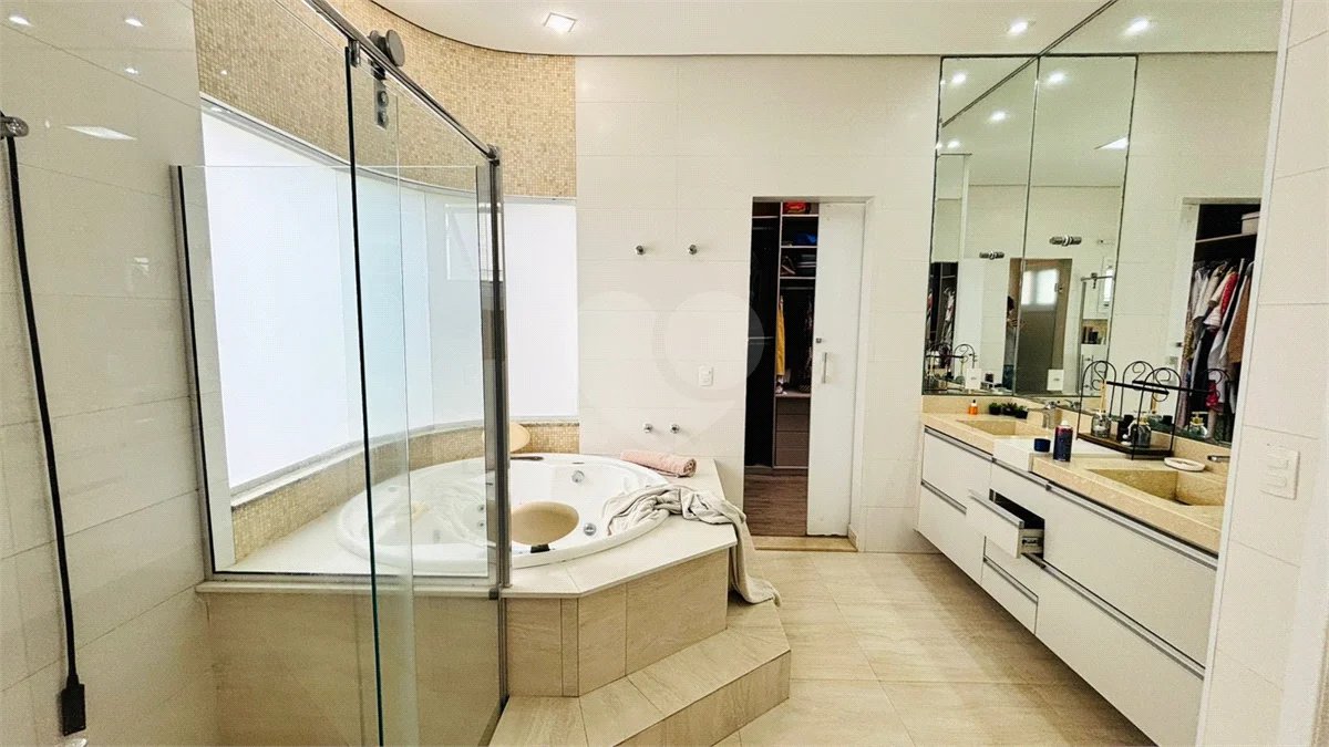 Casa à venda com 4 suítes no condomínio Dos Lagos, Itupeva - SP