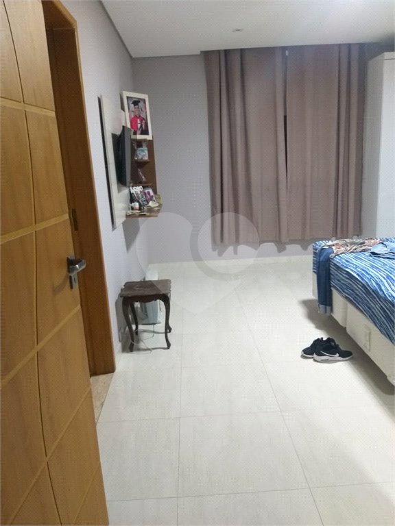 Sobrado à venda com 3 quartos, sendo 1 suíte, em Vila Galvão, Guarulhos, SP