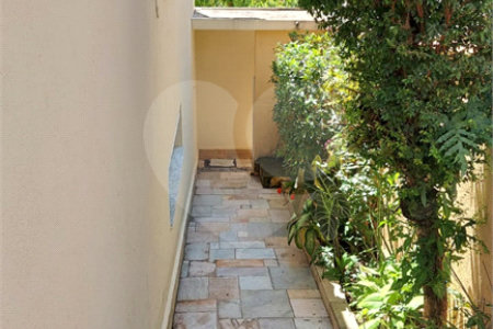 Casa à venda com 4 quartos, sendo 2 suítes, em Jardim São Caetano, São Caetano do Sul, SP