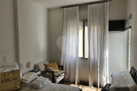 Sobrado à venda com 4 quartos, sendo 2 suítes, em Alto da Boa Vista, São Paulo, SP