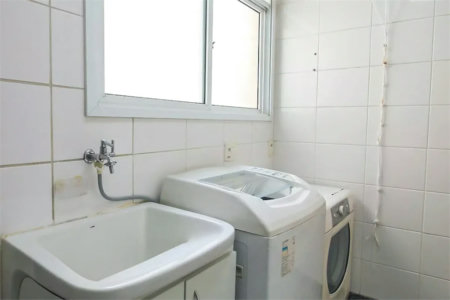 Apartamento à venda com 3 suítes em Real Parque, São Paulo, SP