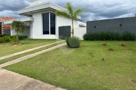 Casa à venda com 3 quartos, sendo 1 suíte, no condomínio Village Ipanema 2, Araçoiaba da Serra - SP