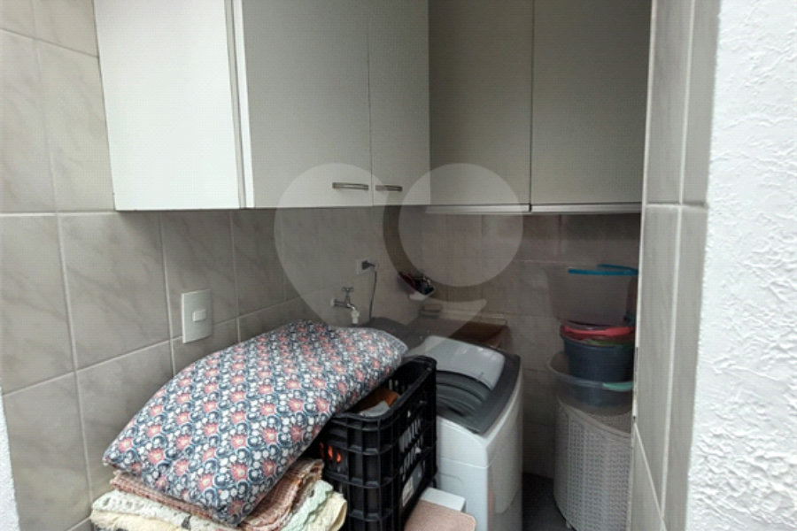 Sobrado à venda com 2 quartos em Vila Nivi, São Paulo, SP