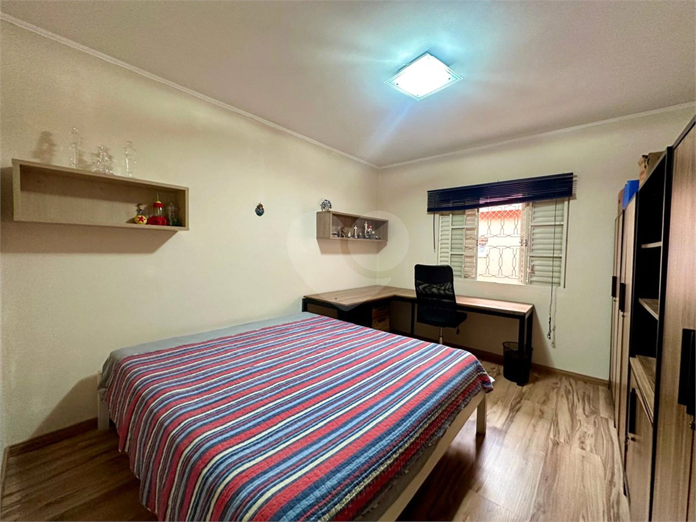 Sobrado à venda com 4 quartos, sendo 1 suíte, em Parque Novo Mundo, São Paulo, SP