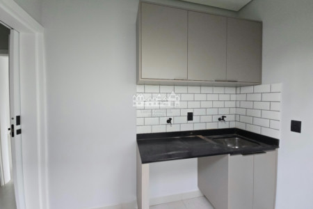 Casa térrea à venda com 3 quartos, sendo 1 suíte, no condomínio Portal Lamis, Atibaia - SP