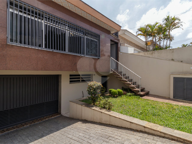 Casa Térrea à venda com 4 quartos, sendo 2 suítes,  em Bosque da Saúde, São Paulo, SP