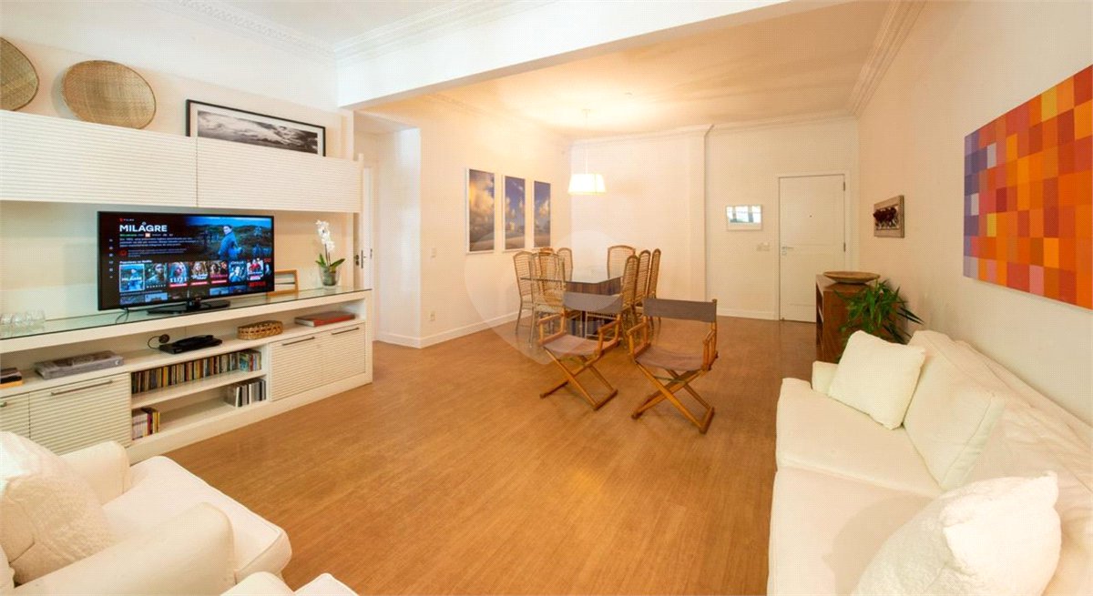 Apartamento à venda com 3 quartos, sendo 1 suíte, em Leme, Rio de Janeiro, RJ