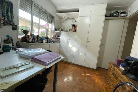Apartamento à venda com 3 quartos, sendo 1 suíte,  em Vila Mariana, São Paulo, SP