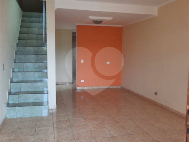 Sobrado à venda com 3 quartos, sendo 1 suíte,  em Portal da Primavera, Cotia, SP